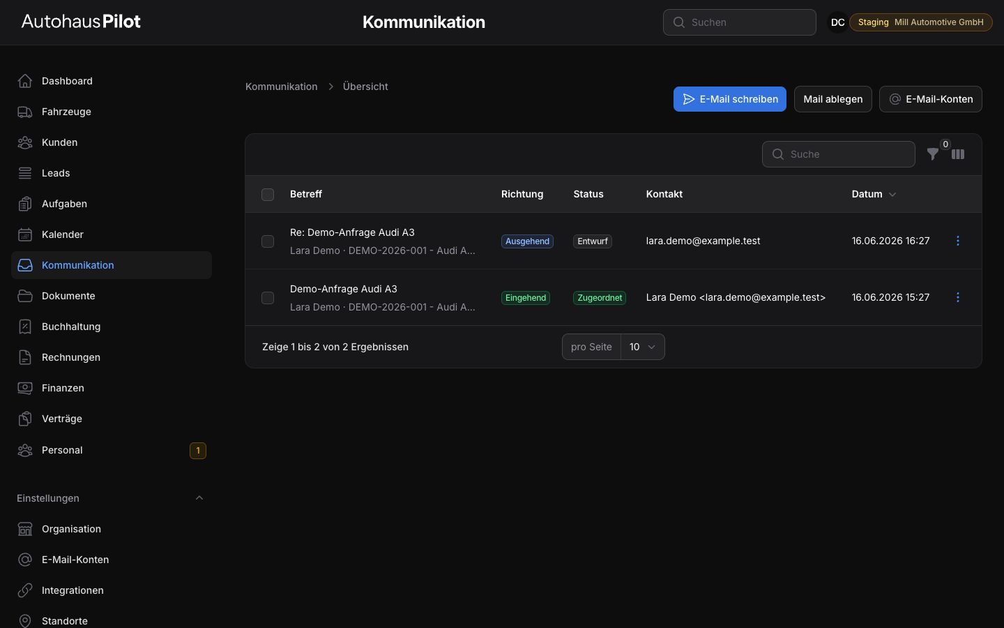 Kommunikationsübersicht der AutohausPilot Staging-Demo mit E-Mail-Entwurf und zugeordneter Mail.