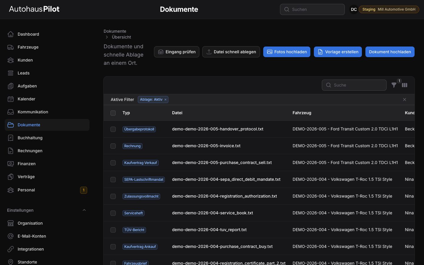 Dokumentenübersicht der AutohausPilot Staging-Demo mit Ablagefilter und Upload-Aktionen.